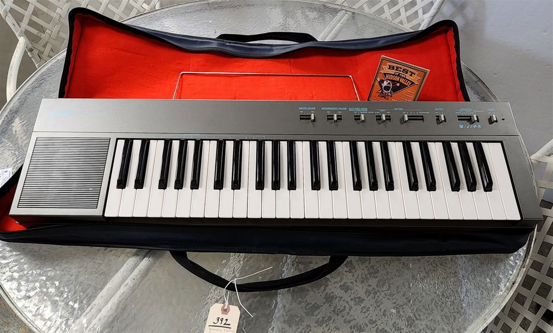 Yamaha PSR-15 Portable Elec. Keyboard 2" H X 33 1/2" L X 9" W (1 of 5)