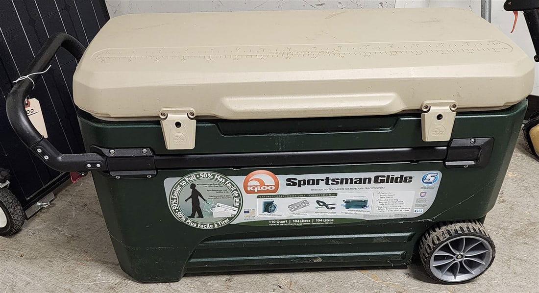 Igloo Sportsman Glide Cooler 20" H X 34" W X 18" D (1 of 3)