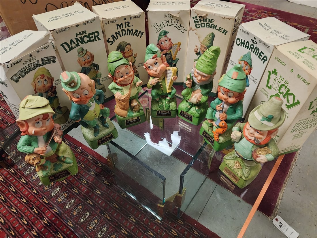 Bx 7 Bx'd Kentucky Bourbon Whiskey Figural Leprechaun Decanters (1 of 5)