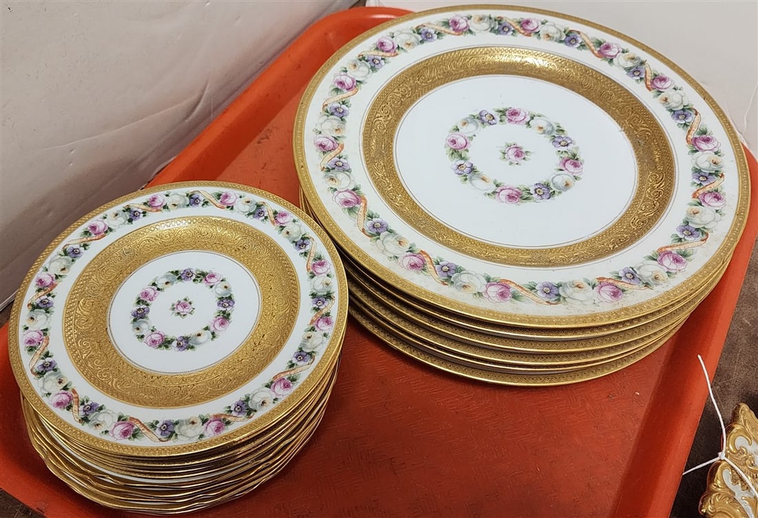 Tray Royal Bavarian - 6- 10 1/4" Plates + 11- 6 1/4" Plates: Tray Royal Bavarian - 6- 10 1/4" Plates + 11- 6 1/4" Plates
