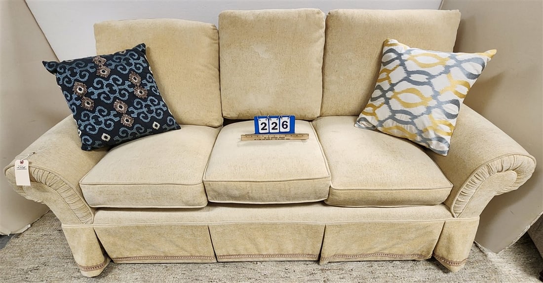 Uphols. Sofa 39" H X 6'6" L X 21" D (1 of 1)