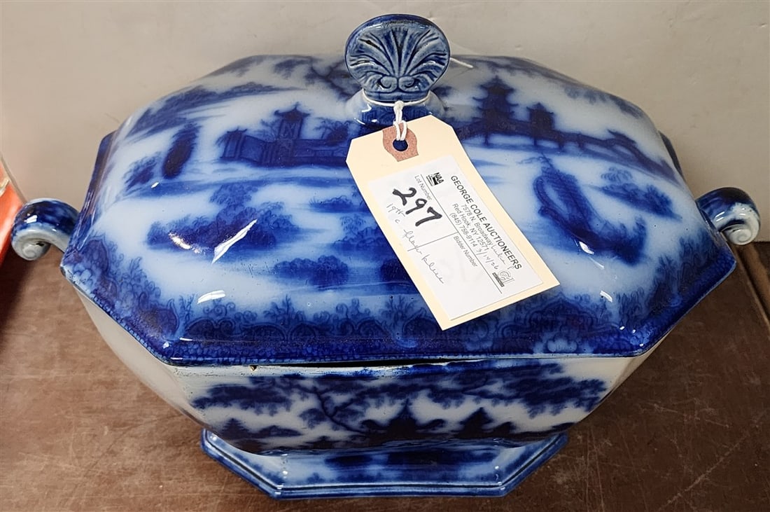 19th C Flow Blue Covered Tureen 9" H X 13 1/2" W X 8 1/2" D: 19th C Flow Blue Covered Tureen 9" H X 13 1/2" W X 8 1/2" D