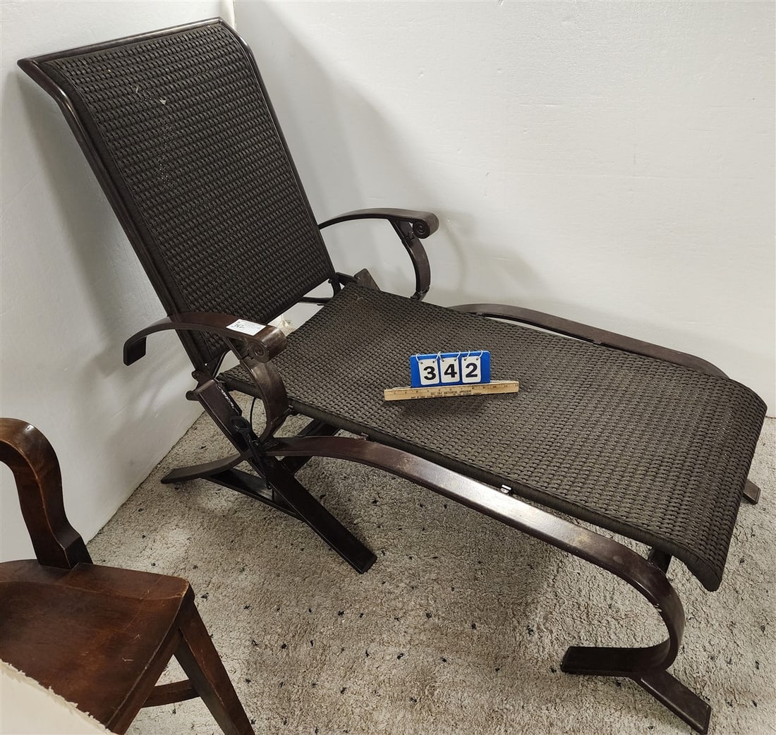 Adjustable Lounge Chair (1 of 4)