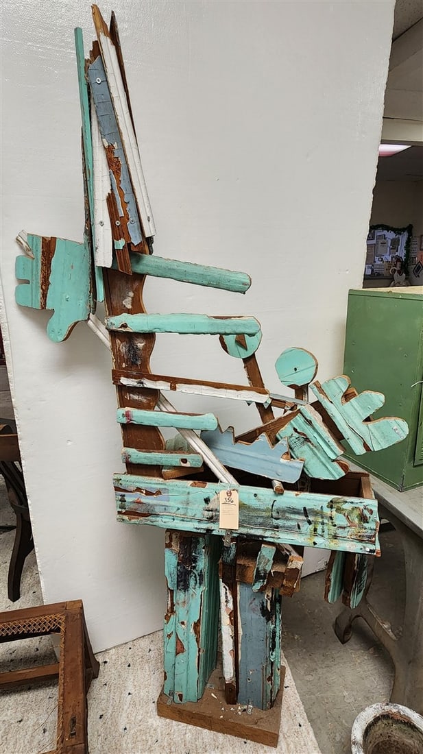 Wooden Artistic Sculpture 6' H X 30" W X 9" D (From The Livingston Estate, Teviotdale): Wooden Artistic Sculpture 6' H X 30" W X 9" D (From The Livingston Estate, Teviotdale)