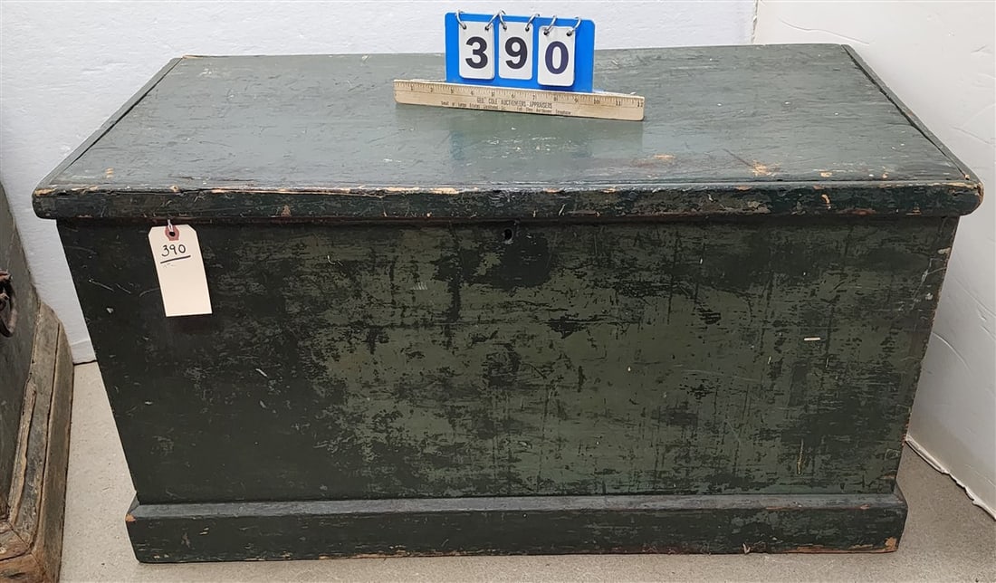 Primitive Green Blanket Box: Primitive Green Blanket Box