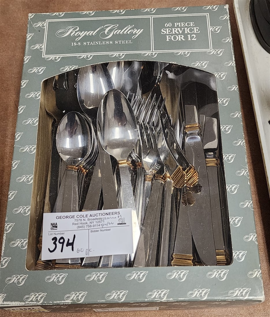 Bx'd Set Carrington Royal Gallery 60 Pc. Stainless Steel Flatware Service: Bx'd Set Carrington Royal Gallery 60 Pc. Stainless Steel Flatware Service