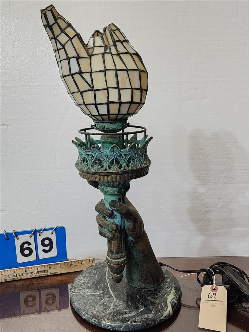 Bronze Liberty Torch Lamp w/Leaded Glass Shade 22" H (1 of 4)