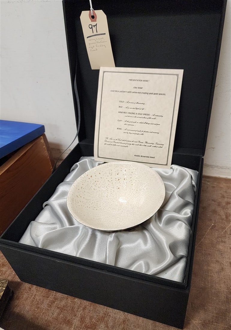 Bx'd Presentation Pottery Clay Bowl Gold Rice Pattern w/Wine Red Crazing & Gold Specs Sgnd Roddy (1 of 7)