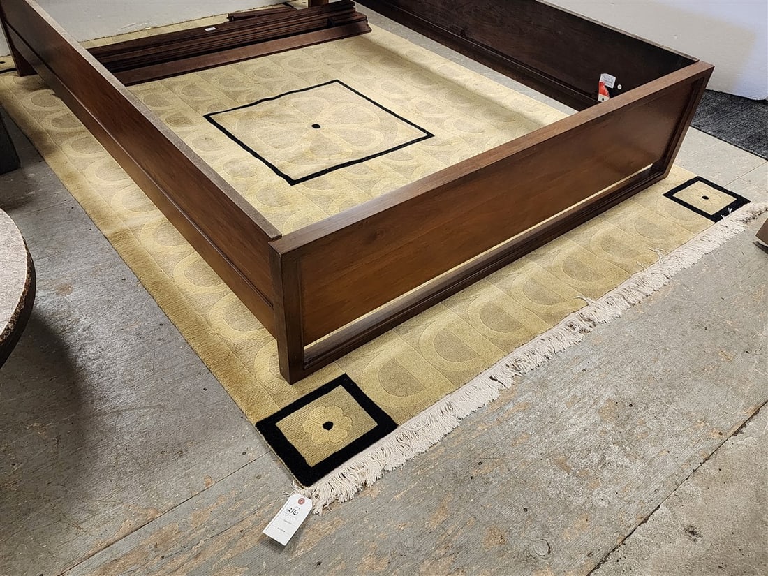 Hand Woven Rug 6'1" X 9'4": Hand Woven Rug 6'1" X 9'4"