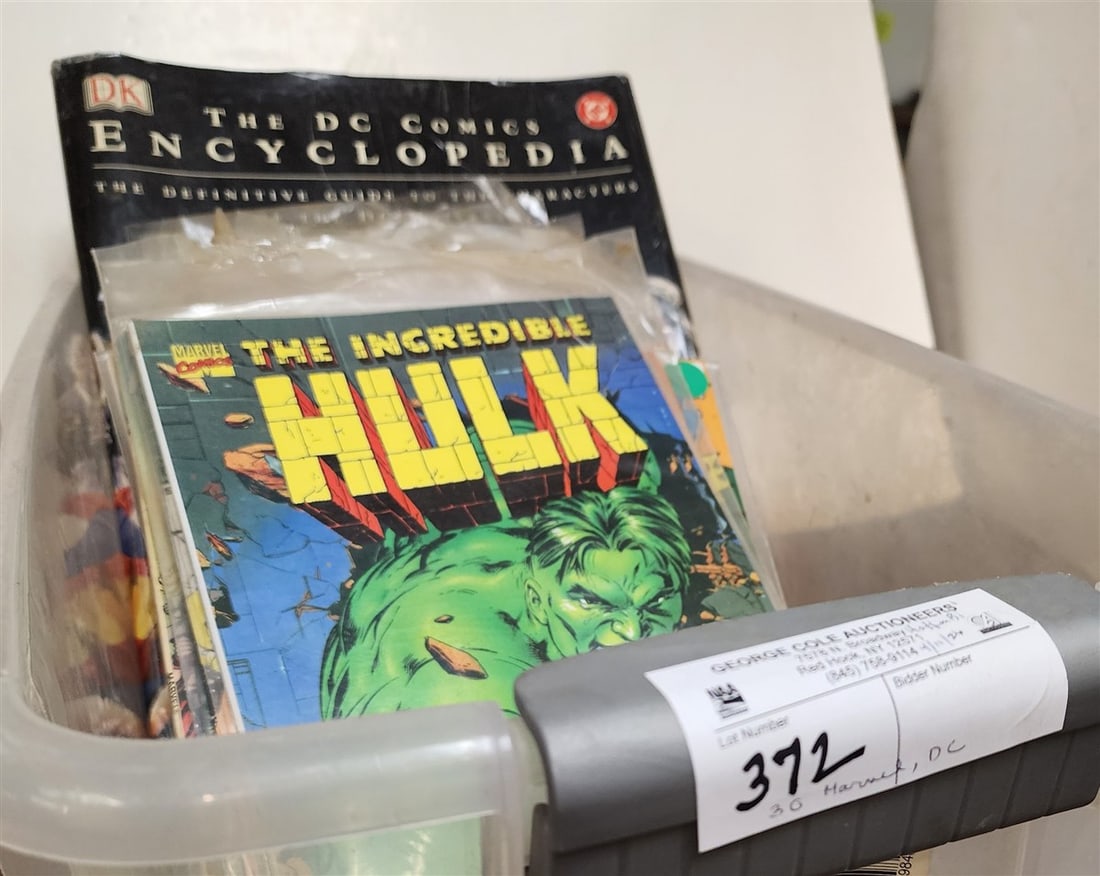 Tub 38 Comics - Marvels, DC (1 of 4)