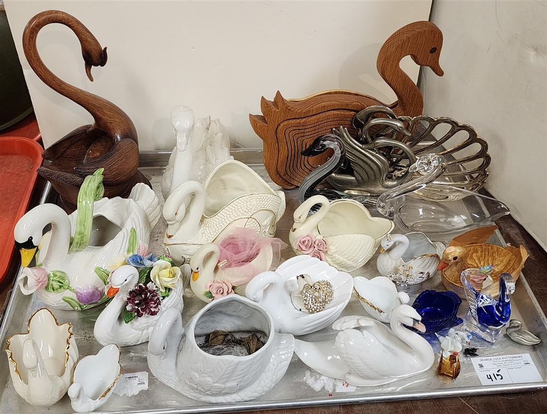 Tray Swan Figurines Incl. Royal Copenhagen, Glass, Ceramic, Wood, Metal Etc. (1 of 3)
