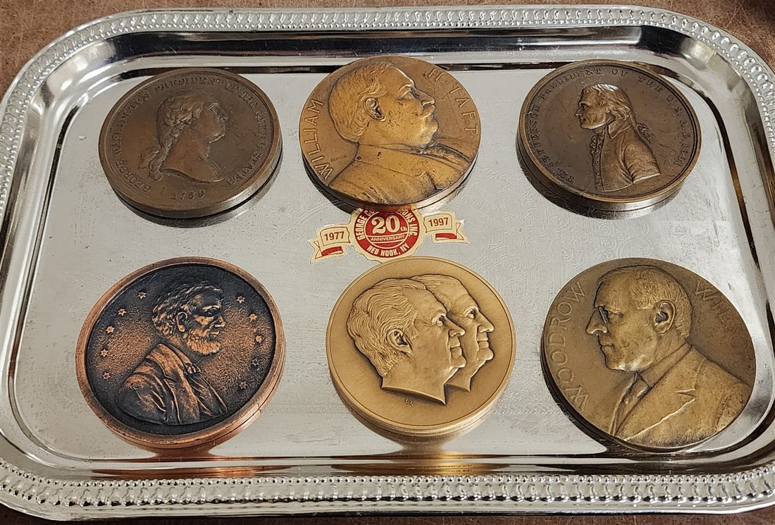 Tray Bronze Coins - Washington, Lincoln, Taft, Jfferson, W. Wilson 3" Diam., Nixon + Agnew 2 3/4": Tray Bronze Coins - Washington, Lincoln, Taft, Jfferson, W. Wilson 3" Diam., Nixon + Agnew 2 3/4" Diam.