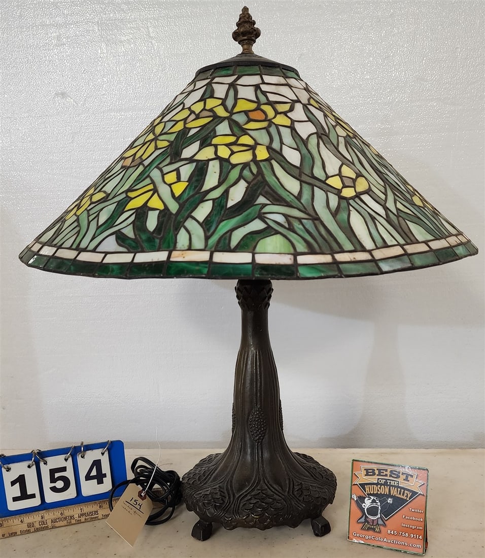 Leaded Glass Shade Table Lamp 25" H X 22" Diam. Shade: Leaded Glass Shade Table Lamp 25" H X 22" Diam. Shade