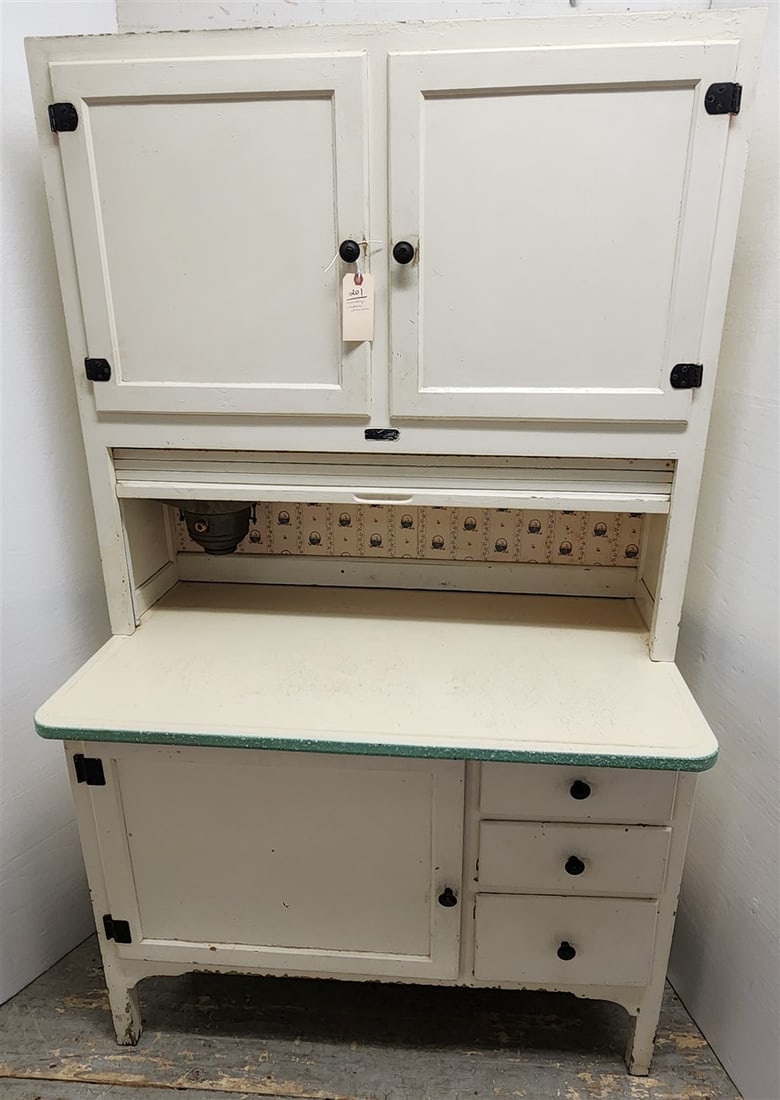 Vintage Sellers Hoosier Cabinet 5'8" H X 40" W X 23" D: Vintage Sellers Hoosier Cabinet 5'8" H X 40" W X 23" D