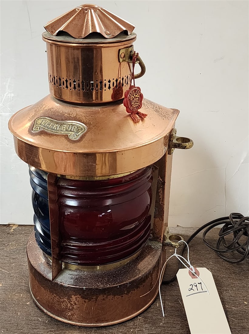 Copper Railroad Lantern Tewekleur 14" H X 7" W X 7" D (1 of 2)