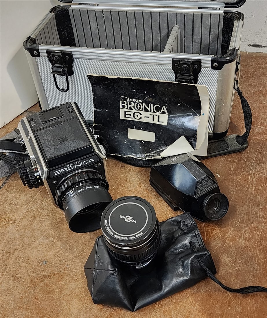 Zenza Bronica DC-TL Medium Format Film Camera w/Nikkor PC 75MM F/2.8 (1 of 4)