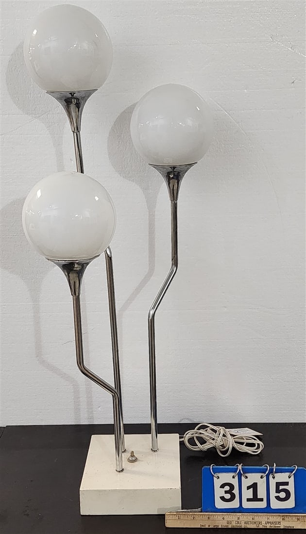 Doffredo Regiano MCM Chrome & Glass Lobe Table Lamp 34": Doffredo Regiano MCM Chrome & Glass Lobe Table Lamp 34"
