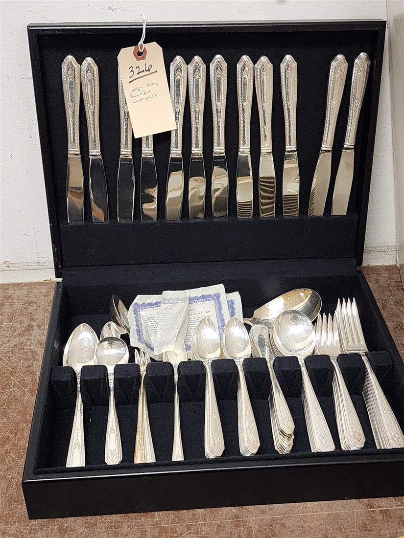 Bx'd Flatware Set 104 Pcs. Lady Beautiful Silverplate (1 of 2)
