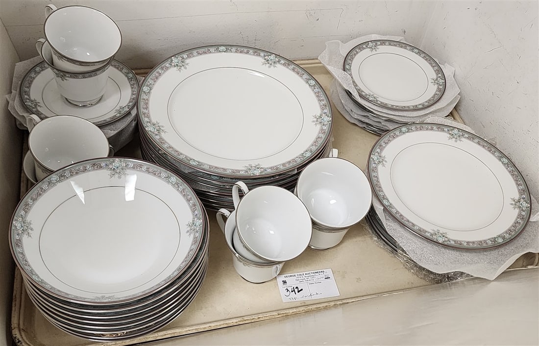 Tray Noritake 'Lunceford' 48 Pc. Dinner Service (1 of 2)