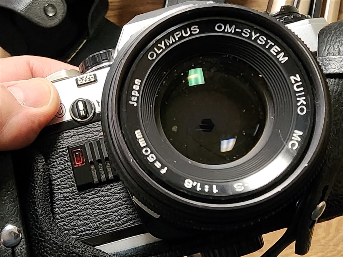 Olympus OM10 w/2 Tripods - 2
