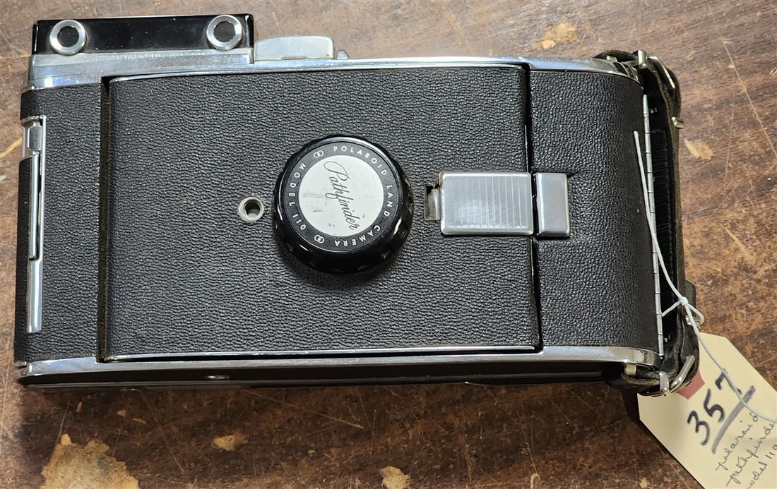 Vintage Polaroid Pathfinder Land Camera Model 110 Series (1 of 3)