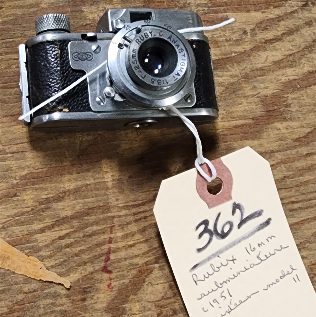 Vintage Rubix 16MM Sub Miniature Camera: Vintage Rubix 16MM Sub Miniature Camera