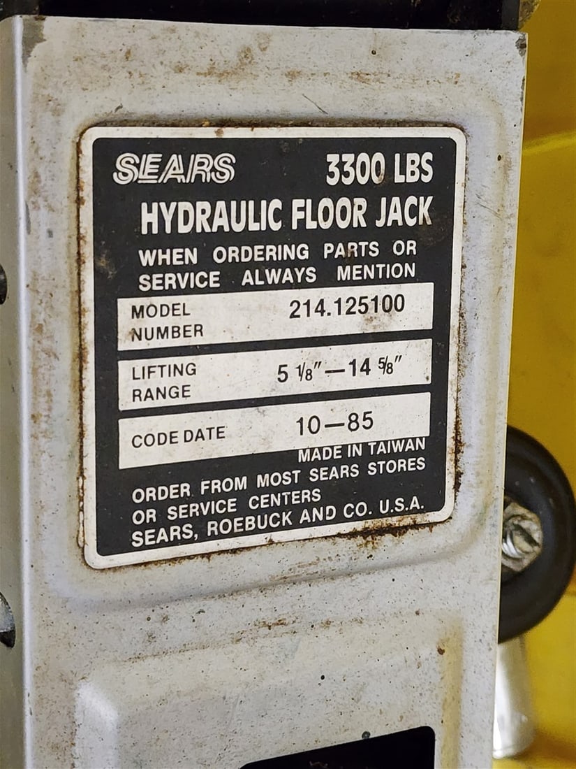 Sears Hydrolic Floor Jack 3300 Lbs. - 2
