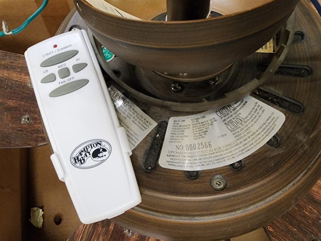 Hampton Bay Ceiling Fan w/Remote - 2