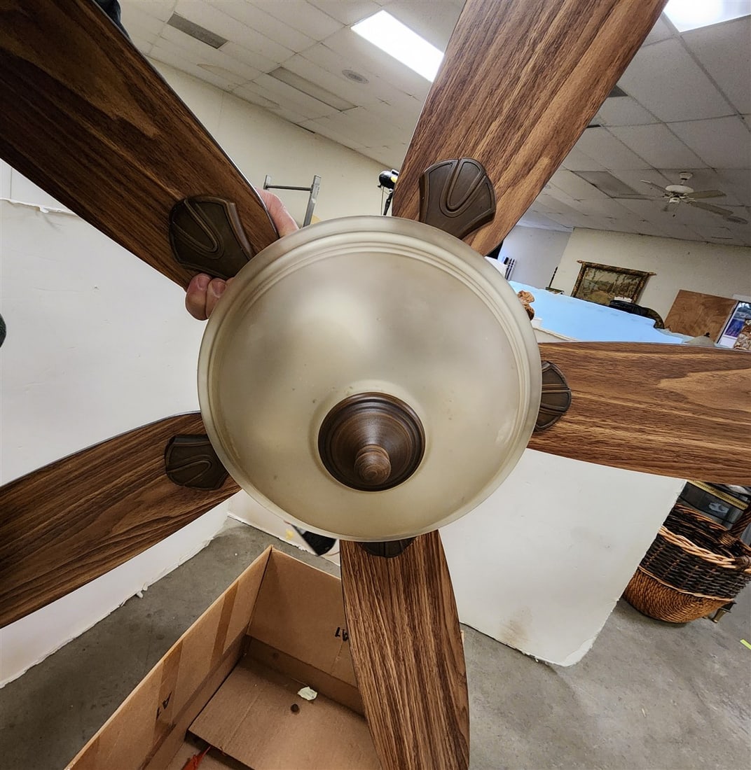 Hampton Bay Ceiling Fan w/Remote - 4