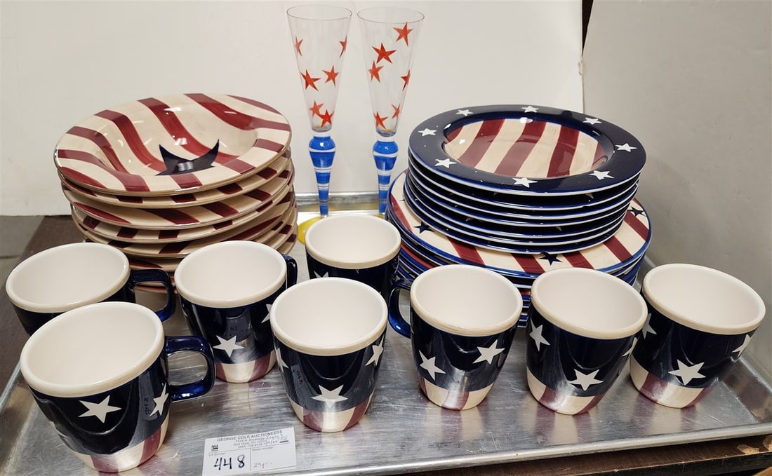 Tray 29 Pc. Laurie Bates Patriotic Dinner Set + 2 Champagnes (1 of 9)