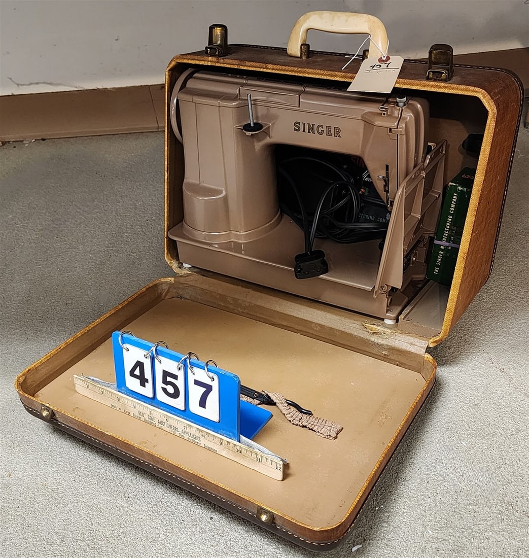 Vintage Singer 301A Sewing Machine In Case (1 of 1)