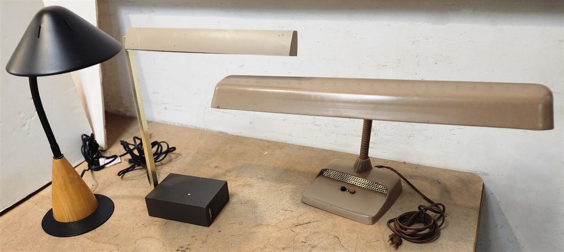 Crate Of Desk Lamps (1 of 3)