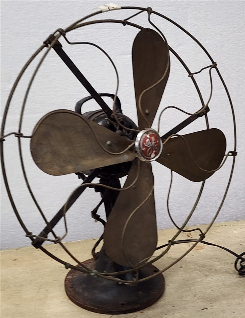 Vintage GE Fan 21 1/2" (1 of 4)