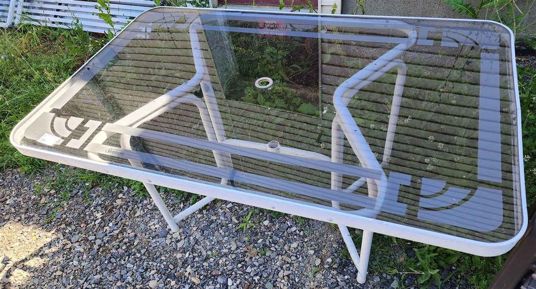 Sunbeam Patio Table 27 1/2" H X 5' L X 37 1/2" W: Sunbeam Patio Table 27 1/2" H X 5' L X 37 1/2" W