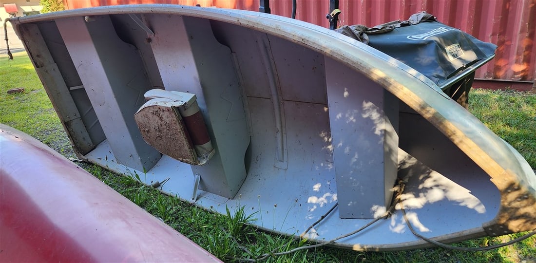 Prince Craft Model 1231 Aluminum Rowboat 12' - 2 Swivel Seats, Oarlocks, Motor Mount: Prince Craft Model 1231 Aluminum Rowboat 12' - 2 Swivel Seats, Oarlocks, Motor Mount