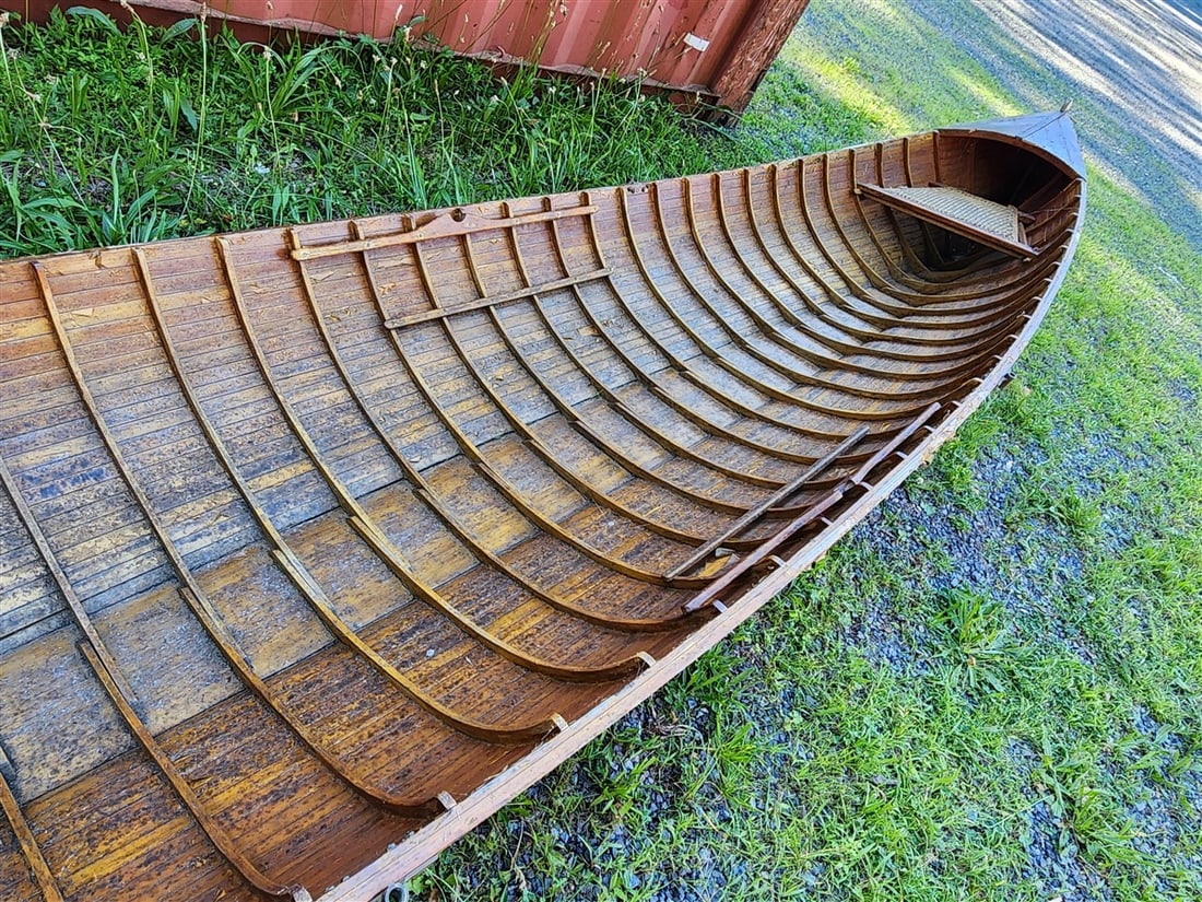 Pirogue Style Flat Bottom Cedar Strip Marsh Canoe 16' (1 of 6)