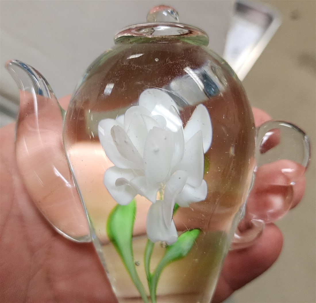 Tray 15 Paperweights - 10