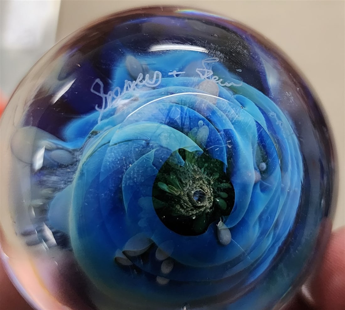 Tray 15 Paperweights - 3