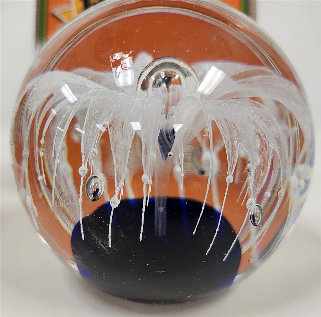 Tray 15 Paperweights - 7