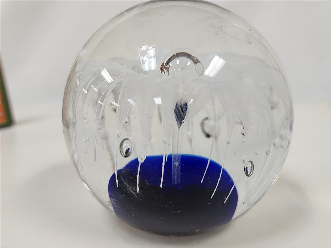 Tray 15 Paperweights - 8