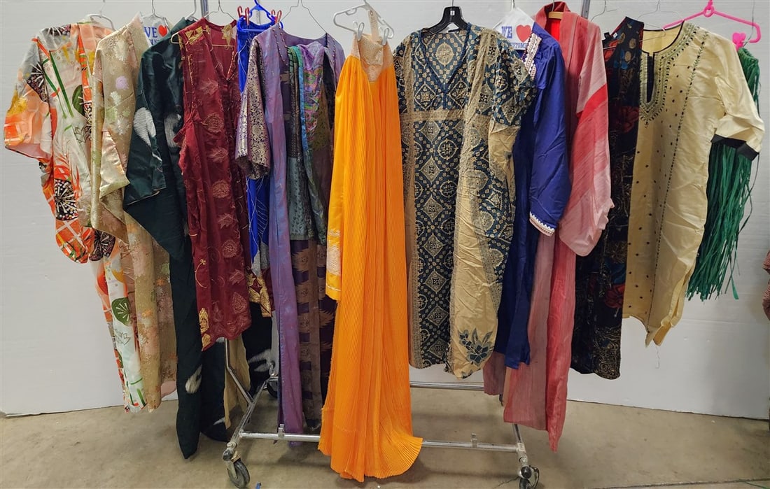 Lot of Clothing - Kimonos, Tunics, Hijab, Etc.: Lot of Clothing - Kimonos, Tunics, Hijab, Etc.