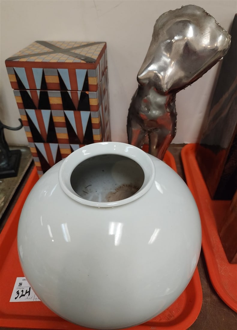 Tray Art Pottery & Sculpture - Covered Jar Sgnd Susan Mcinnis Shaprio 11 1/2" H X 5 3/4" Sq., Glazed (1 of 10)