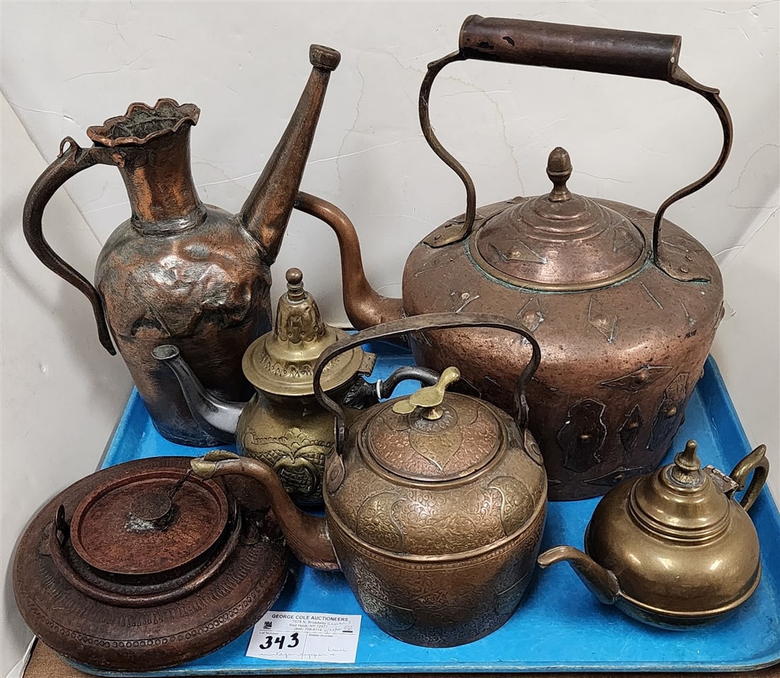 Lot Of Copper & Brass Vintage Teapots: Lot Of Copper & Brass Vintage Teapots