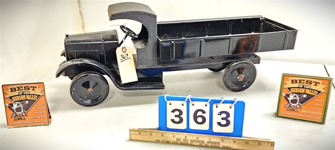 Vintage Pressed Steel Dump Truck (Dayton Or Keystone) 10" H X 26" L X 8" W (1 of 6)