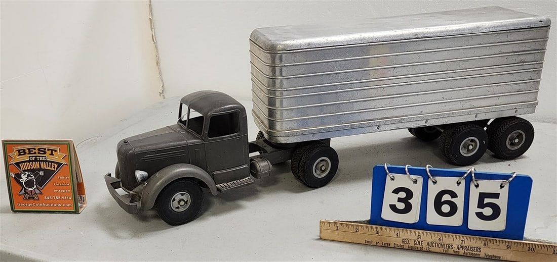 Vintage Smith Miller Pressed Steel Semi Truck 9 1/2" H X 28 1/2" L X 5 1/2" D (1 of 5)