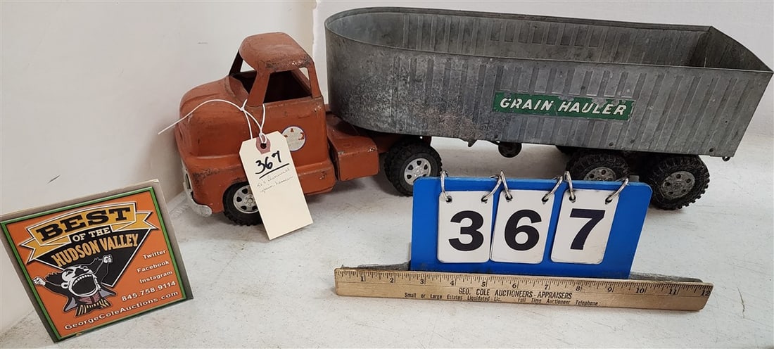 1950's Dunwell Toy Pressed Steel Grain Hauler (1 of 4)