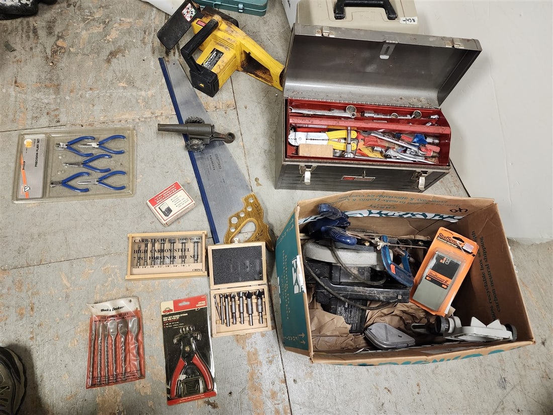 Lot Of Tools - 2 Table Vices, Shopcraft Bench Grinder, Craftsman Jigsaw, Circular Saw, Drill Bits, (1 of 6)