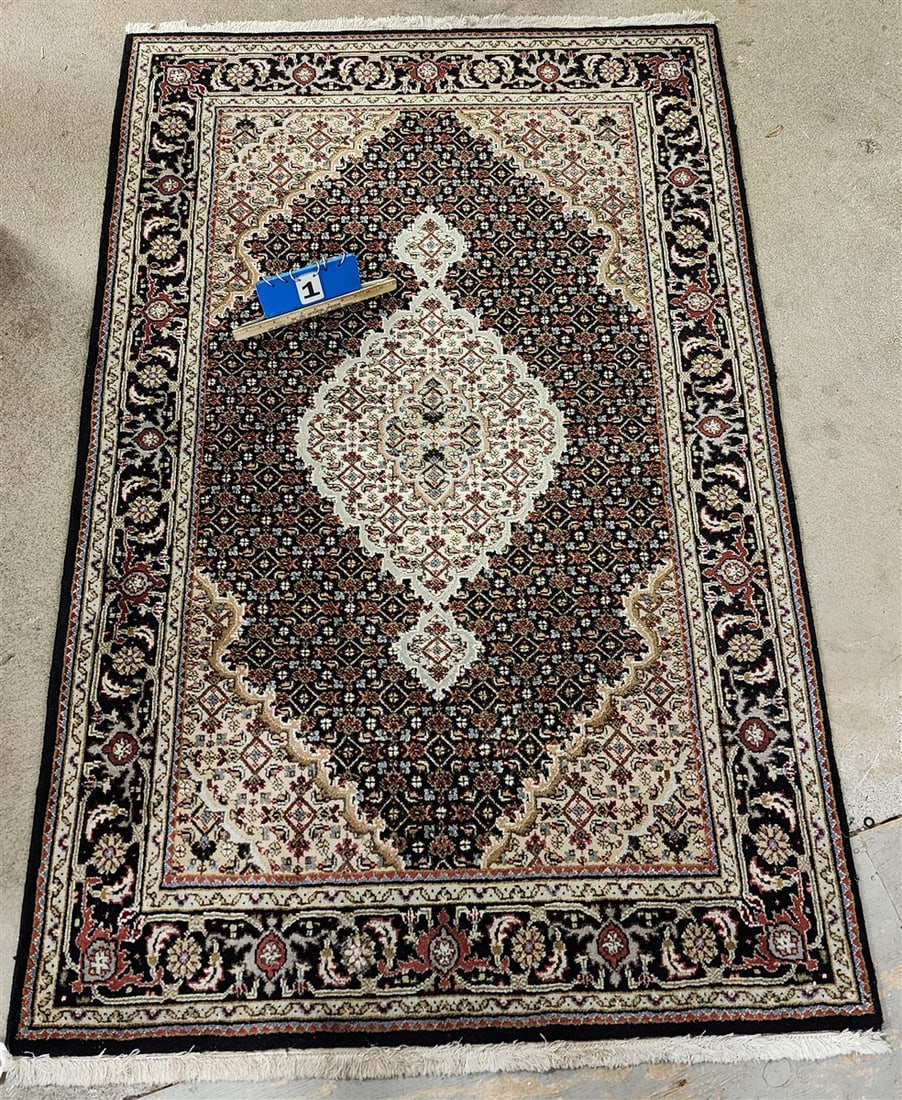 Tabriz Rug 4' X 6'4": Tabriz Rug 4' X 6'4"