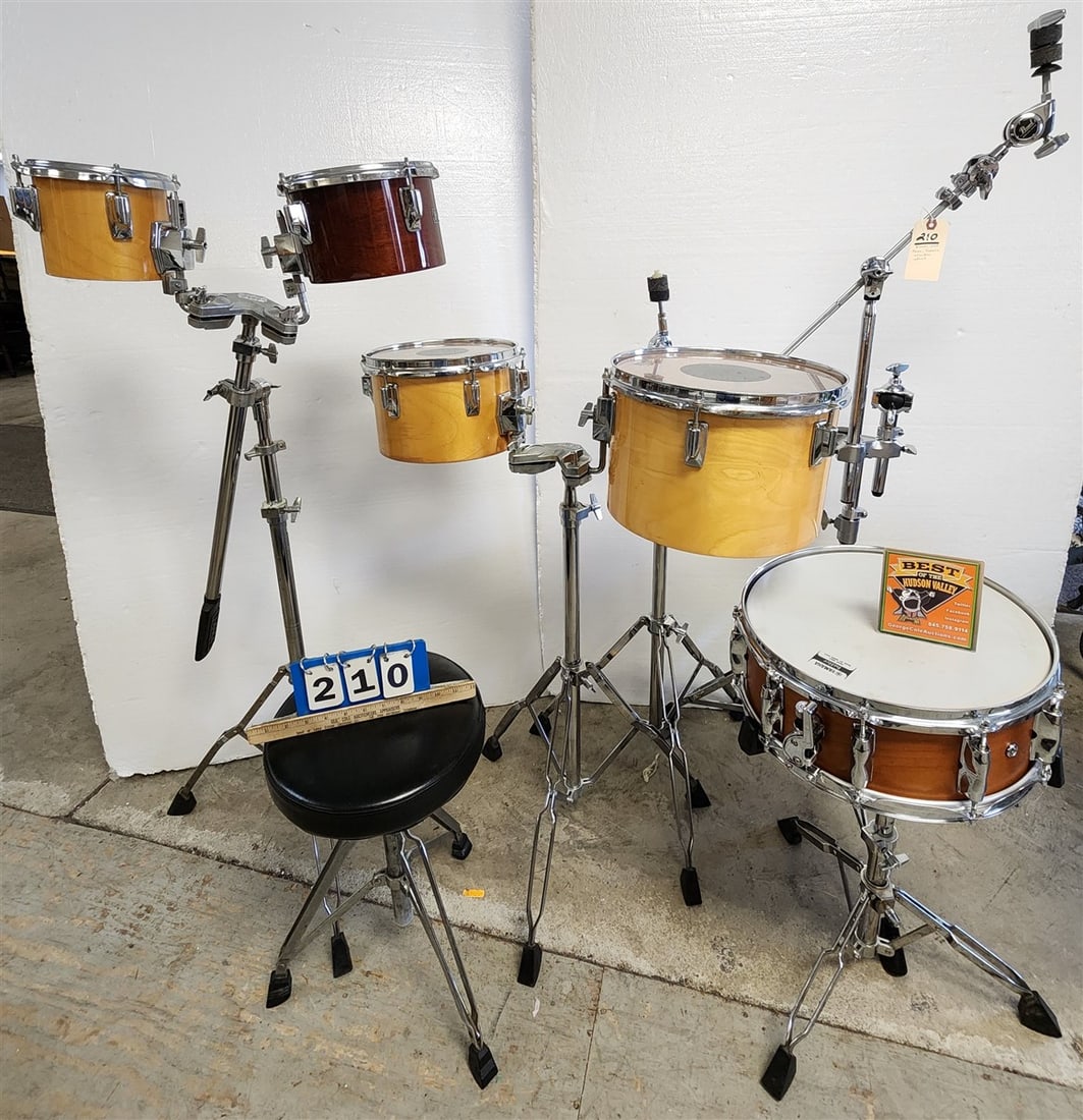 4 Tama Drums, Yamaha Batter Snare Drum + Tama Titan Stand, Yamaha Stand + Pearl Cymbal Arm + (1 of 10)