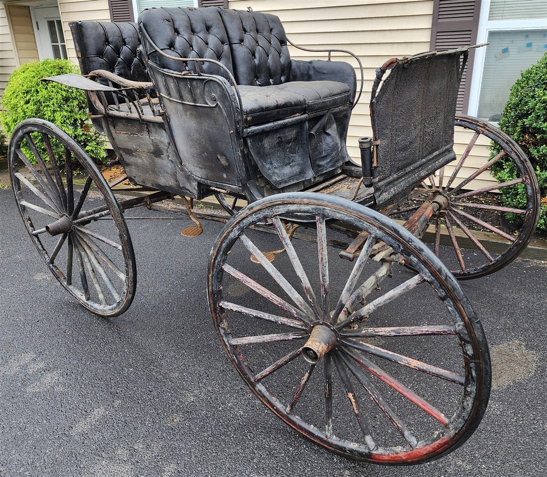 Trap 4 Seat Convertible "Trap" Buggy - Fully Functional (Rare to find in this condition, just needs: Trap 4 Seat Convertible "Trap" Buggy - Fully Functional (Rare to find in this condition, just needs clean up) 5' H X 8'6" L X 5' W